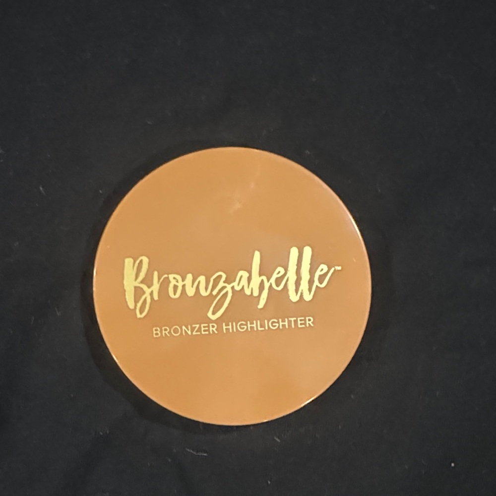Belle by Kim Gravel Bronzabelle Bronzer Highlighter - Gold